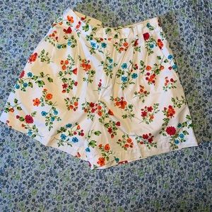 Liz sport shorts floral white high-waist shorts